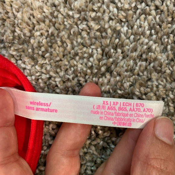 ⭐️3/$20⭐️ Victoria’s Secret Wireless Sports bra - Picture 3 of 3